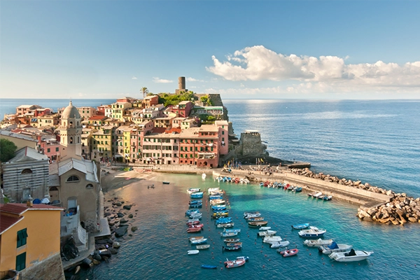 Small town Vernazza (Cinque Terre, Italy)